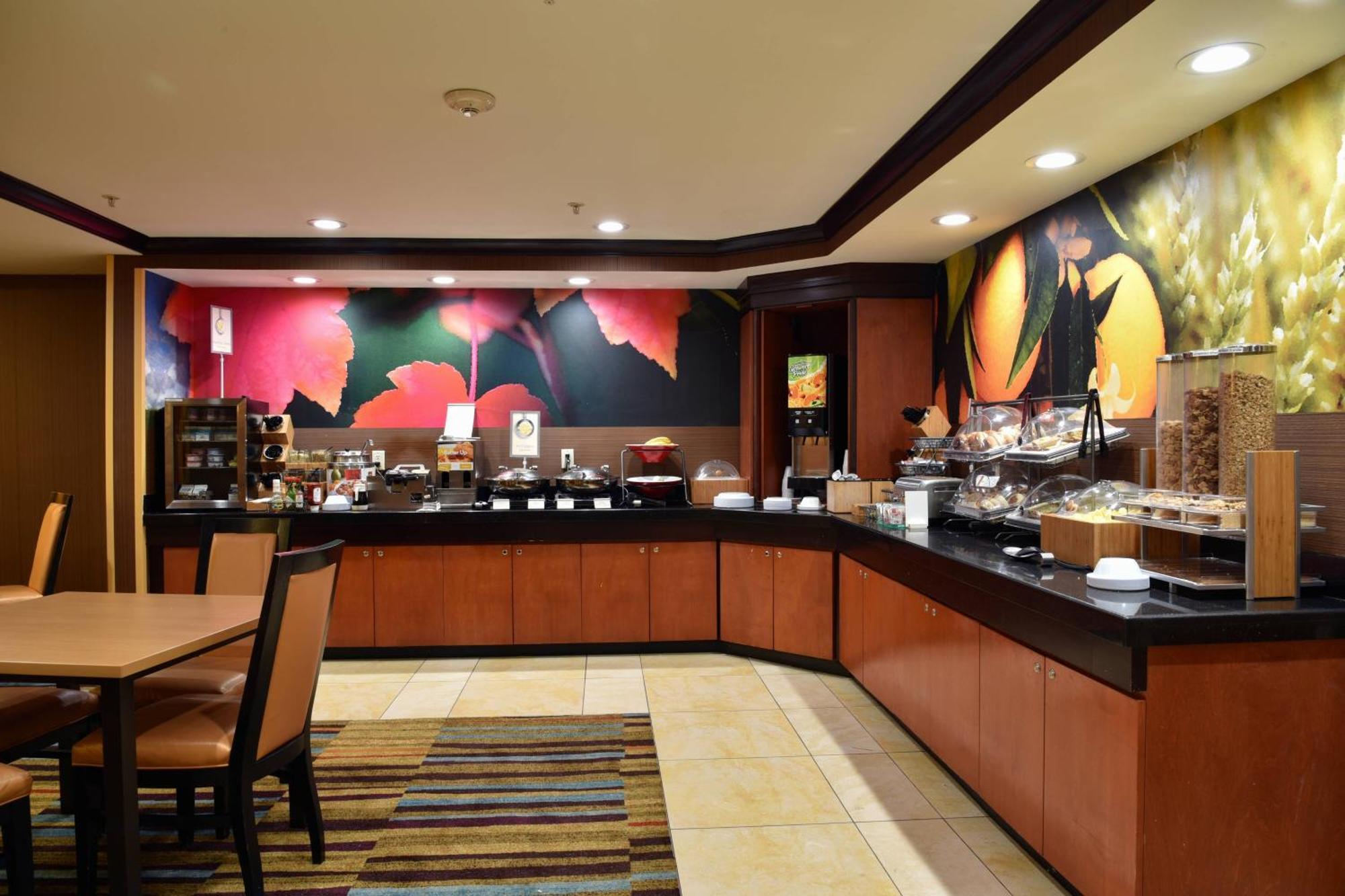 Fairfield Inn Hartford Airport Windsor Locks Exterior photo
