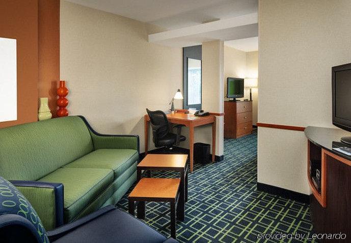 Fairfield Inn Hartford Airport Windsor Locks Exterior photo