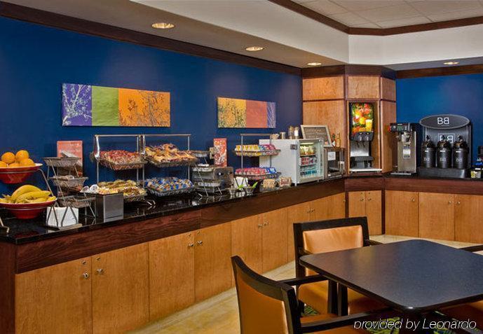 Fairfield Inn Hartford Airport Windsor Locks Exterior photo