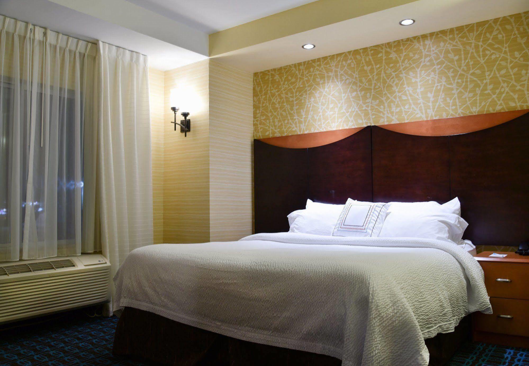 Fairfield Inn Hartford Airport Windsor Locks Exterior photo